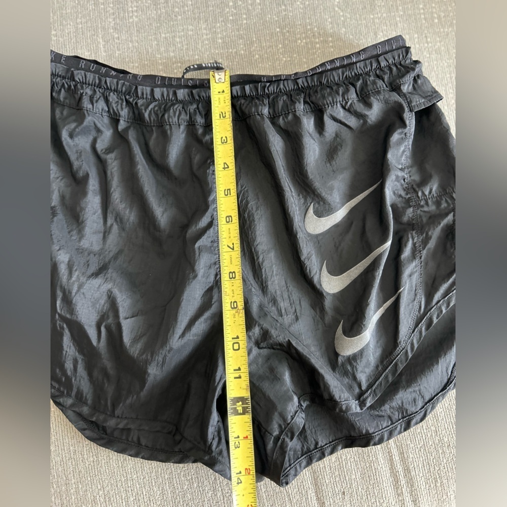 Nike Running Run Division tempo luxe 2in1 shorts in black Size L - Picture 9 of 10